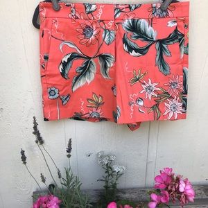 Women’s Size 4 Salmon Floral Summer Shorts